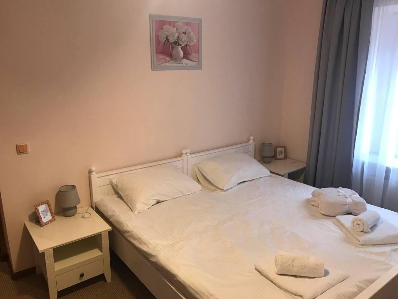 Apartamenty On Knyazya Romana Lemberg Exterior foto