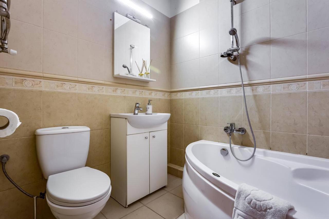 Apartamenty On Knyazya Romana Lemberg Exterior foto