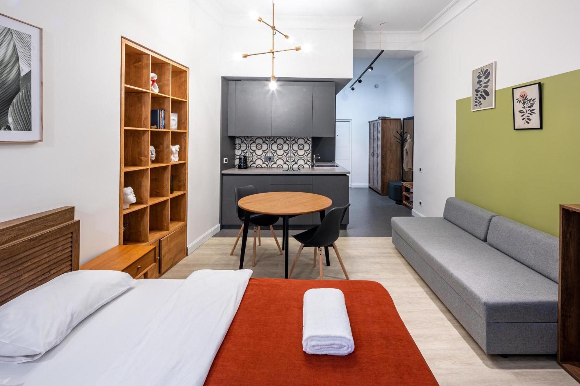 Apartamenty On Knyazya Romana Lemberg Exterior foto
