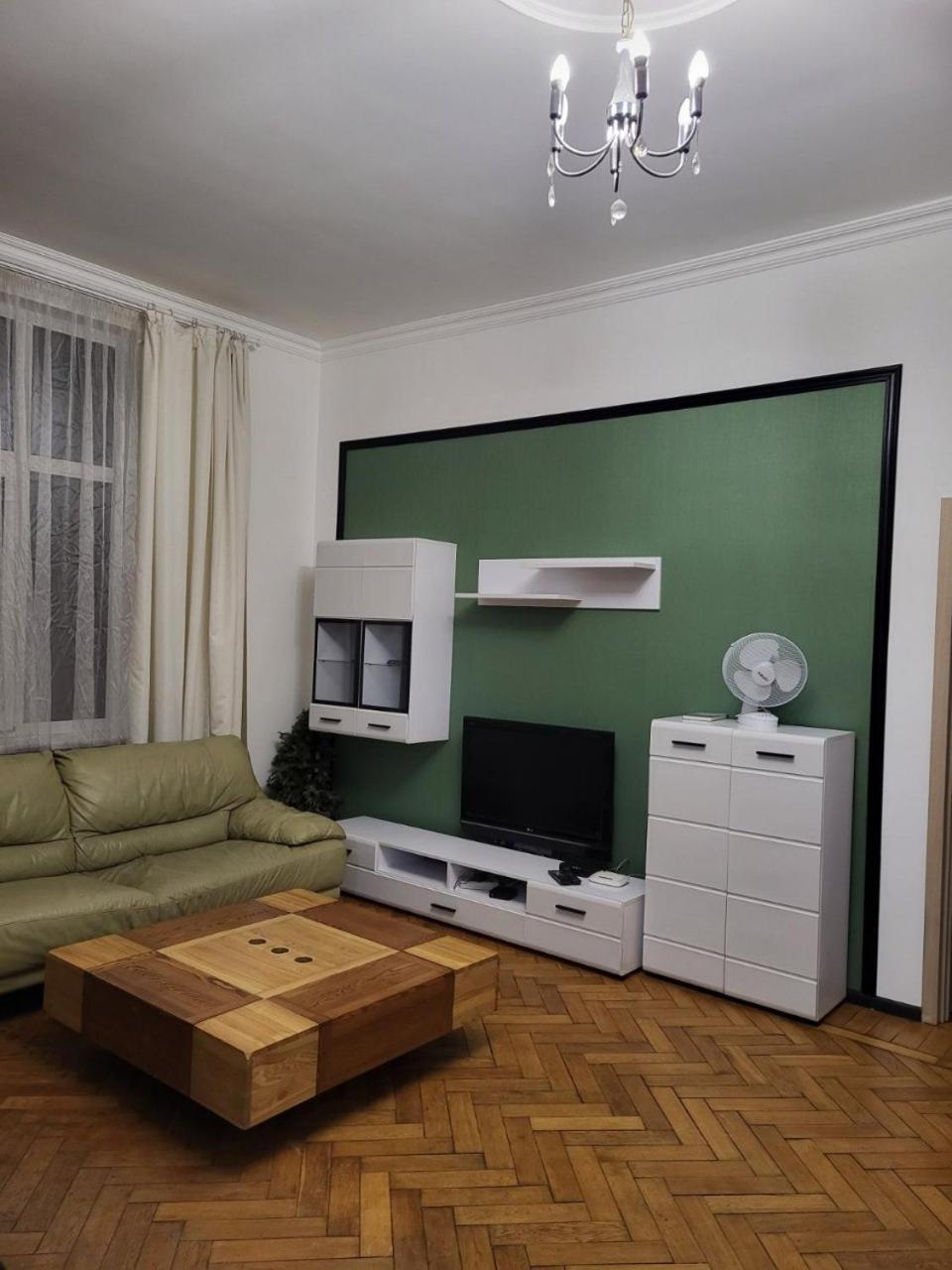 Apartamenty On Knyazya Romana Lemberg Exterior foto