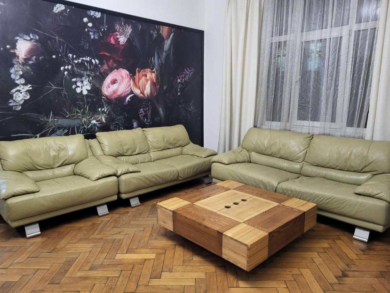 Apartamenty On Knyazya Romana Lemberg Exterior foto